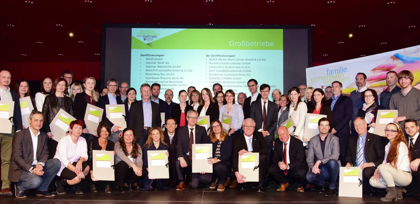 Über 100 Vorarlberger Betriebe wurden vom Land Vorarlberg zum „Familienfreundlichen Betrieb“ ausgezeichnet. (Bildnachweis: Land Vorarlberg/Micheli)